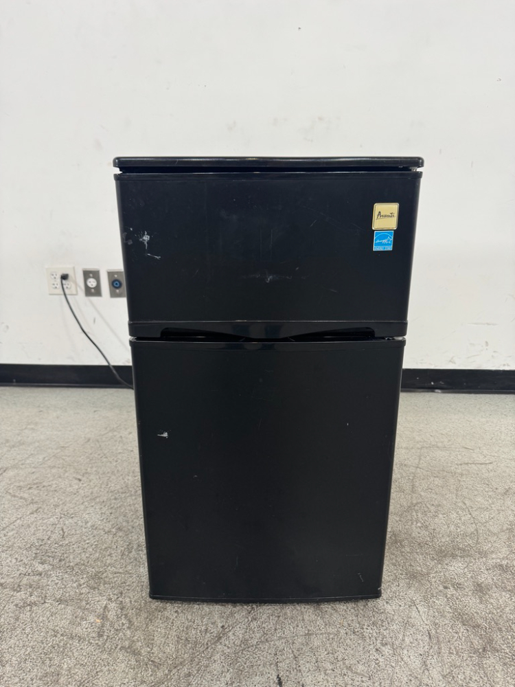 Image of Avanti Undercounter Freezer/Refrigerator Combo